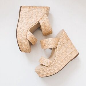 LARROUDE > Pamela Wedge